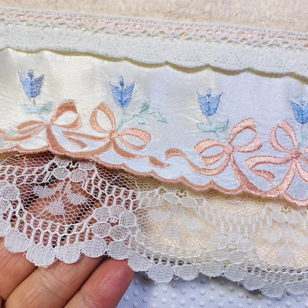 Vintage R.A. Briggs Decorative Bathroom Towel Peach Pink Embroidered Bows Lace‎